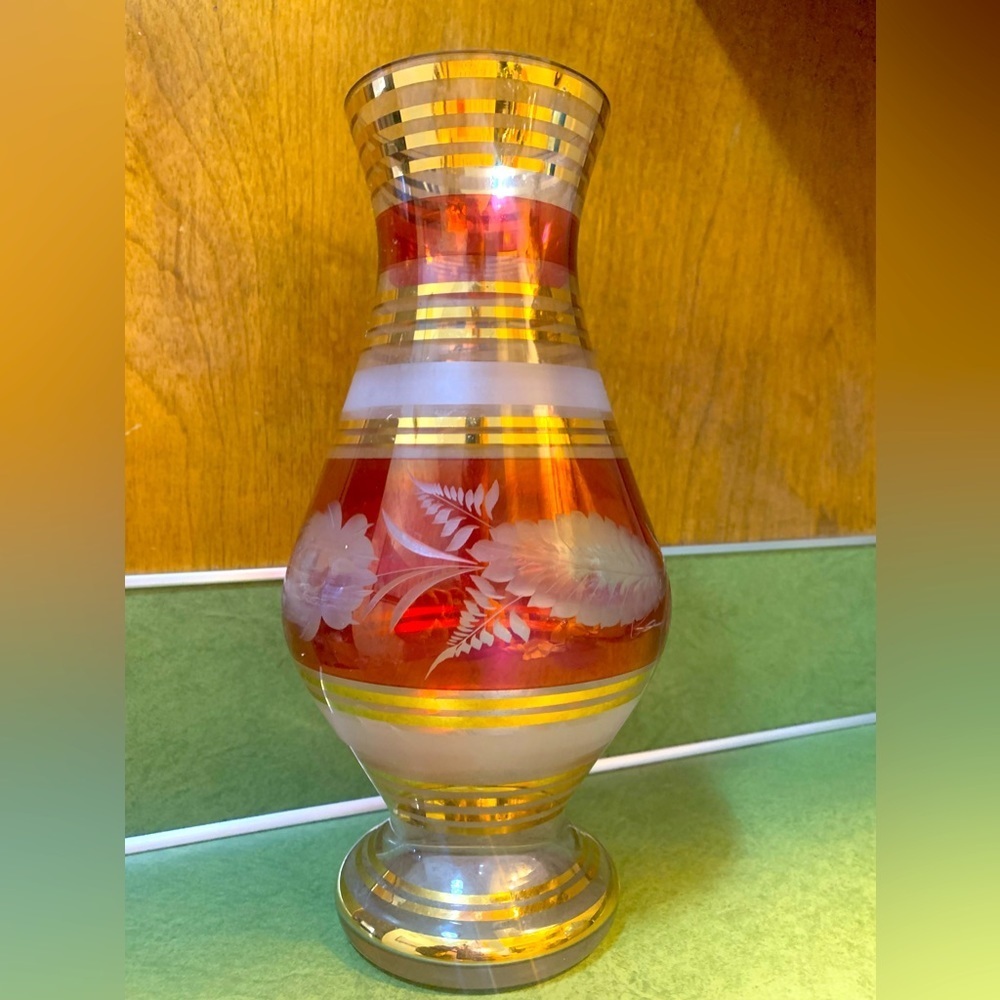 Floral vintage vase| glass flower vase| floral stripes| flower striped red gold